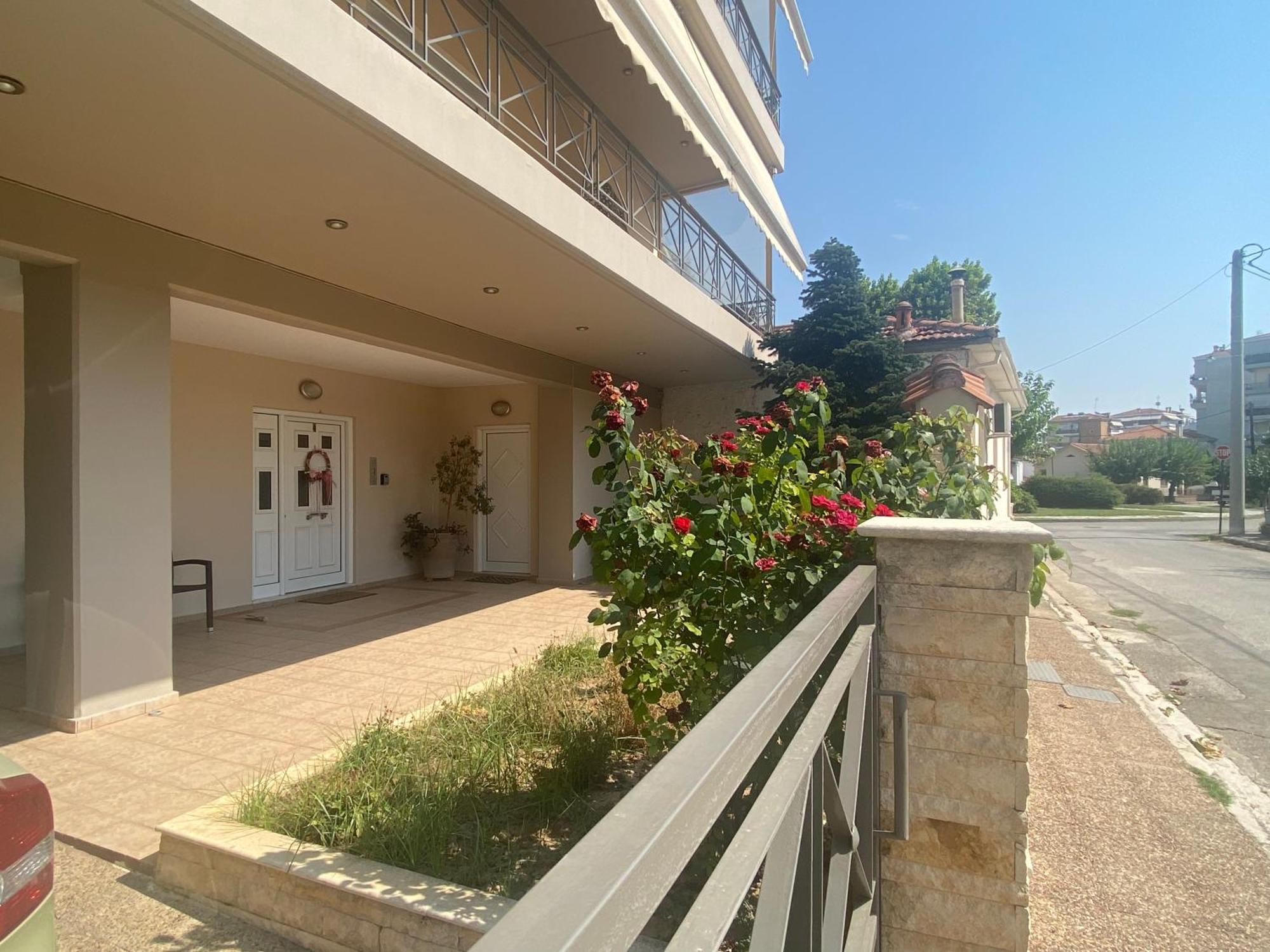 Cozy & Quiet City Apartment Трикала Екстер'єр фото
