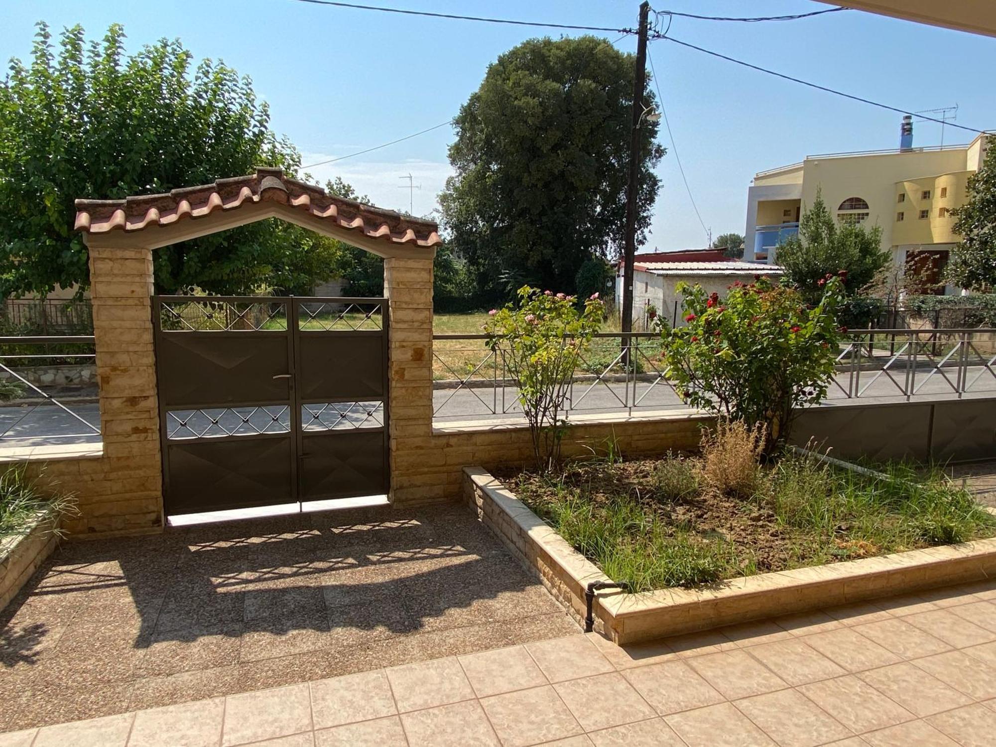 Cozy & Quiet City Apartment Трикала Екстер'єр фото